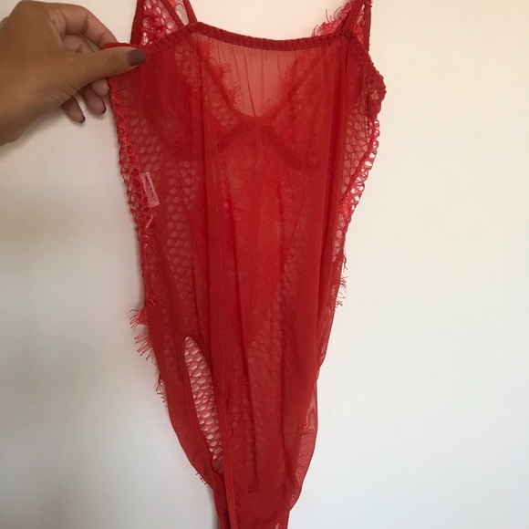 Coral Lace Bodysuit - Picture 4 of 4